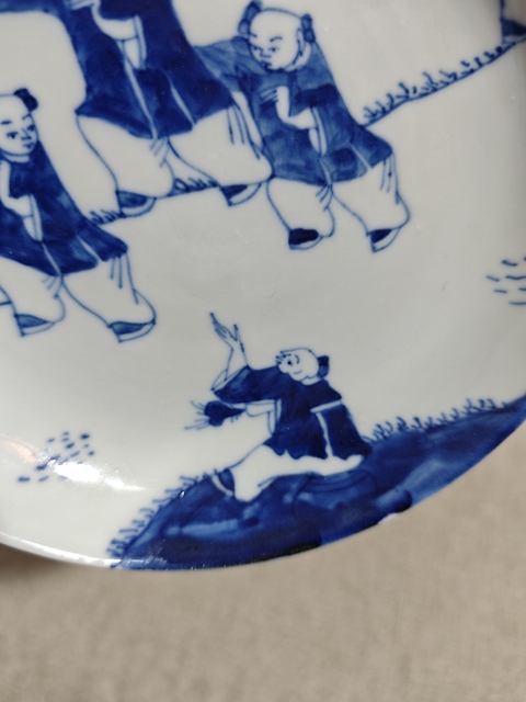 古玩陶瓷嬰戲紋青花盤真品鑒賞圖