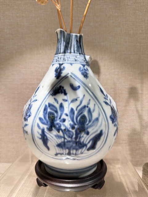古玩陶瓷青花執壺標本真品鑒賞圖