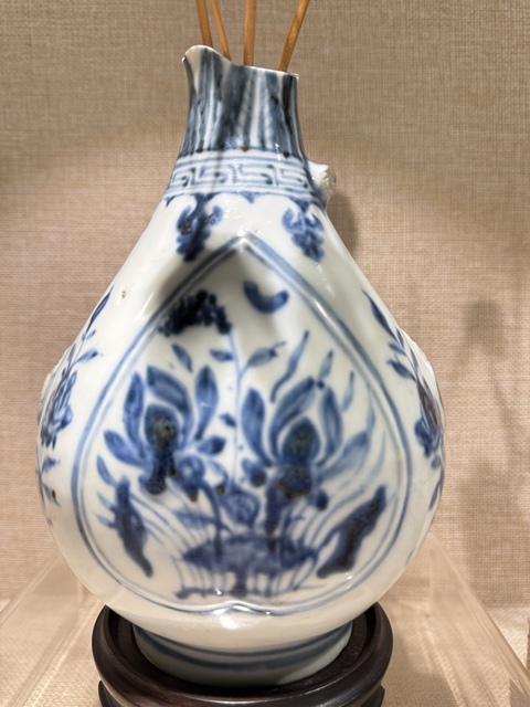 古玩陶瓷青花執壺標本真品鑒賞圖