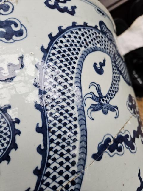 古玩陶瓷青花雙龍戲珠紋直筒爐真品鑒賞圖