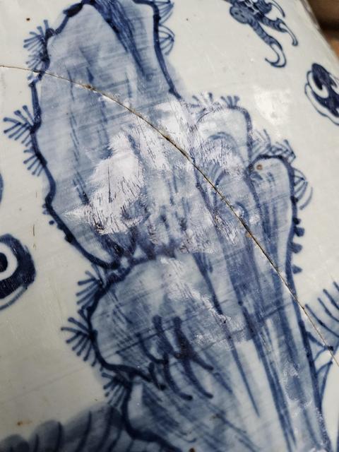 古玩陶瓷青花雙龍戲珠紋直筒爐真品鑒賞圖