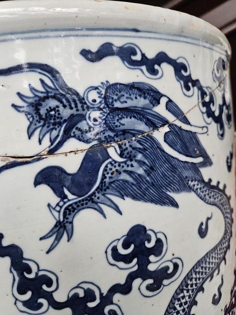 古玩陶瓷青花雙龍戲珠紋直筒爐真品鑒賞圖