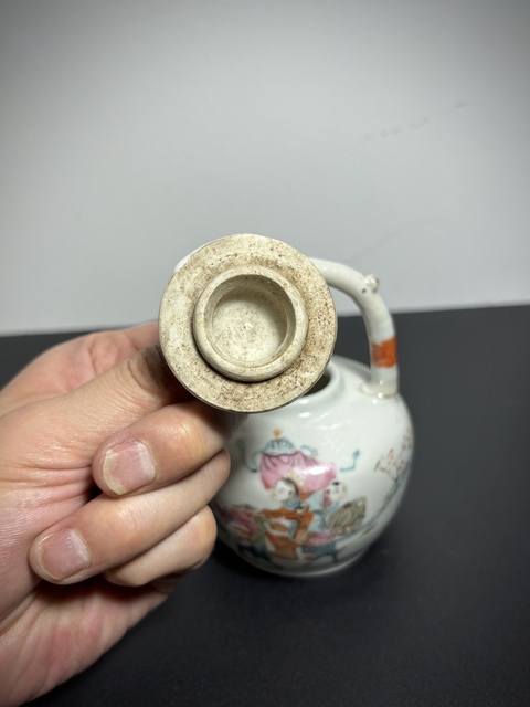 古玩陶瓷清晚期·“名家細(xì)路”粉彩麒麟送子圖提梁茶壺拍賣,當(dāng)前價(jià)格1380元