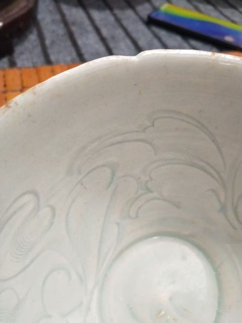 古玩陶瓷湖田窯青白釉刻花葵口碗真品鑒賞圖