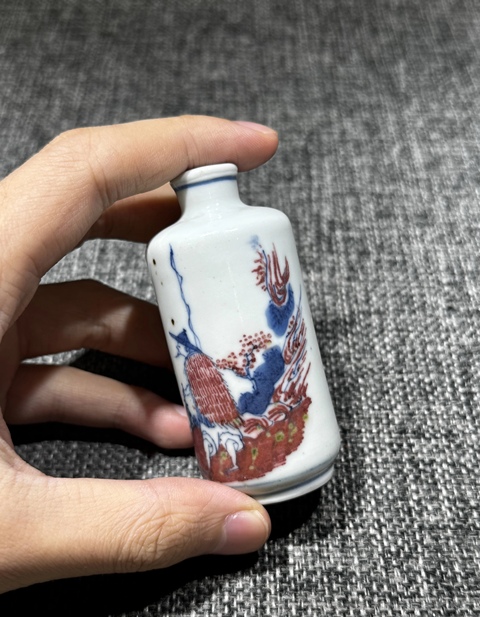 古玩陶瓷青花釉里紅鼻煙壺真品鑒賞圖
