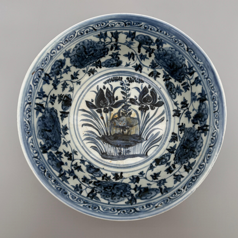 古玩陶瓷青花荷蓮紋碗真品鑒賞圖