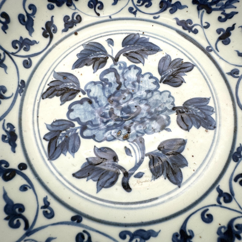 古玩陶瓷青花纏枝花卉紋大碗真品鑒賞圖