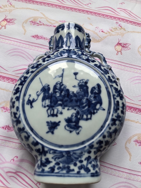 古玩陶瓷人物紋青花抱月瓶拍賣,當前價格11000元