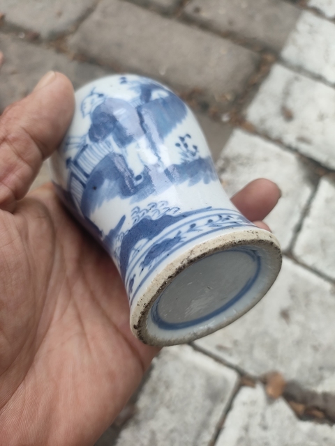古玩陶瓷人物紋青花雞腿瓶真品鑒賞圖