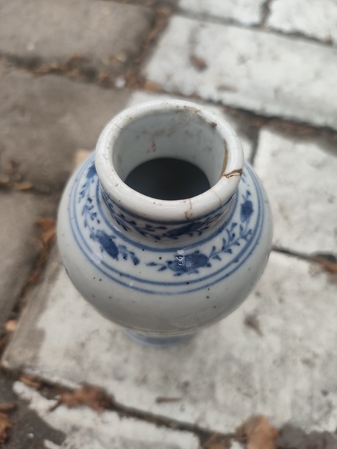 古玩陶瓷人物紋青花雞腿瓶真品鑒賞圖