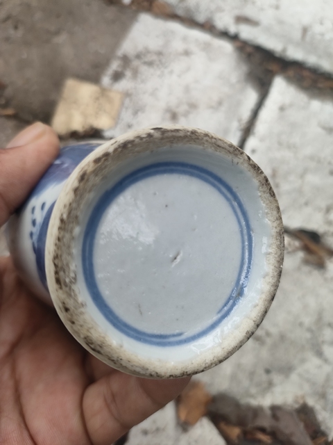 古玩陶瓷人物紋青花雞腿瓶真品鑒賞圖