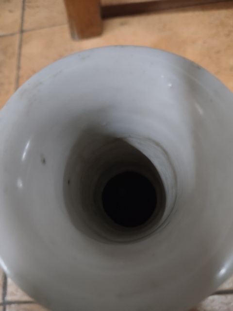 古玩陶瓷德化窯青花人物故事紋撇口瓶真品鑒賞圖