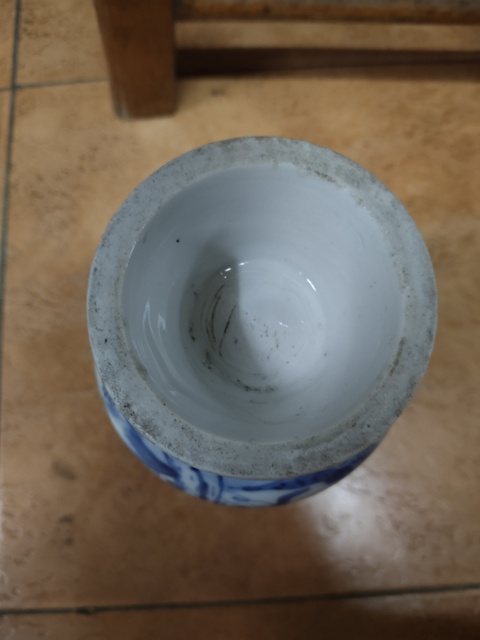 古玩陶瓷德化窯青花人物故事紋撇口瓶真品鑒賞圖