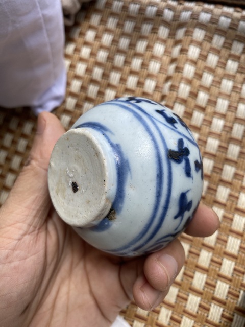 古玩陶瓷花卉紋青花水盂真品鑒賞圖