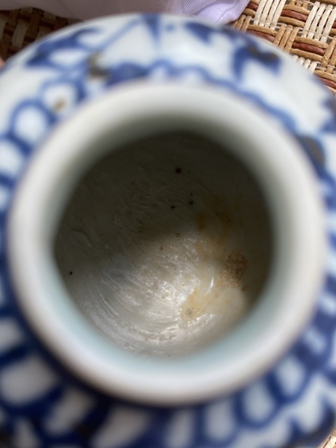 古玩陶瓷花卉紋青花水盂真品鑒賞圖