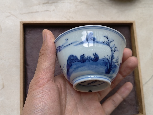 古玩陶瓷人物山水青花杯真品鑒賞圖