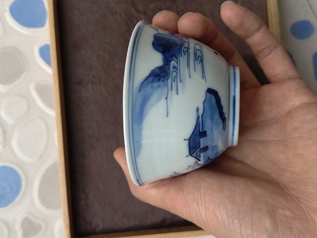 古玩陶瓷人物山水青花杯真品鑒賞圖