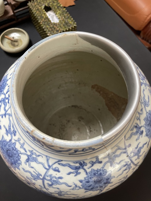 古玩陶瓷花卉紋青花罐真品鑒賞圖