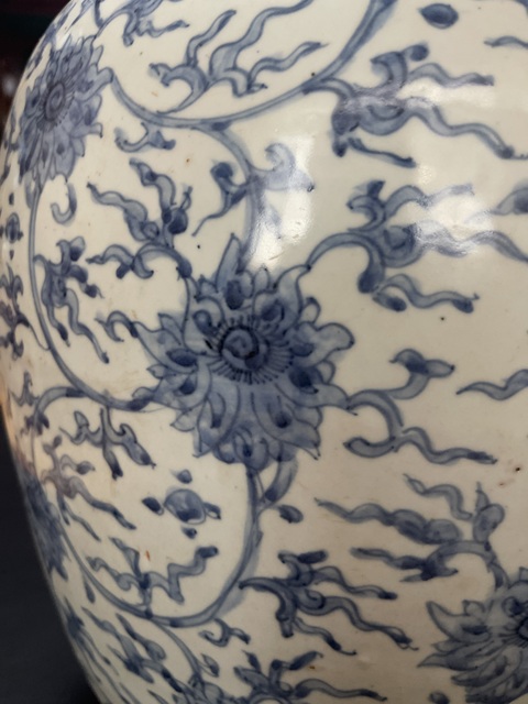 古玩陶瓷花卉紋青花罐真品鑒賞圖