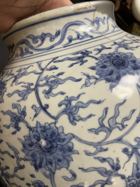 古玩陶瓷花卉紋青花罐真品鑒賞圖