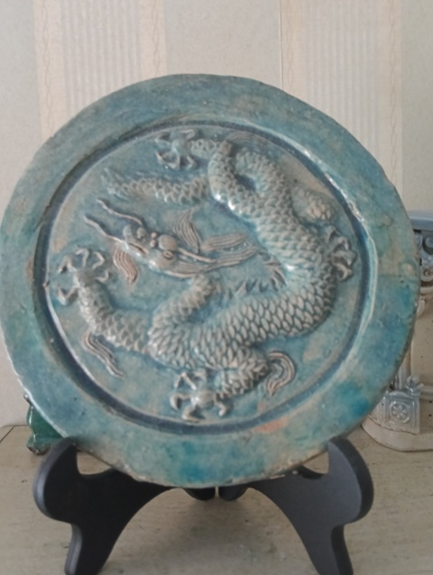 古玩陶瓷孔雀藍釉印花龍紋瓦當真品鑒賞圖