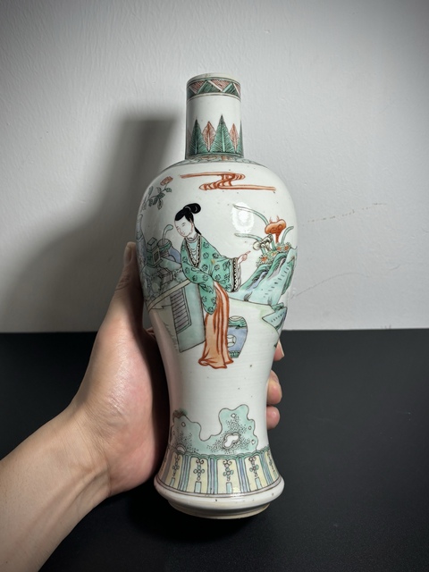 古玩陶瓷晚清·五彩“麻姑獻壽圖”人物故事萊菔瓶長頸梅瓶拍賣，當前價格2500元