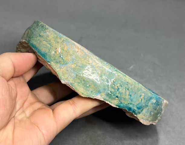 古玩陶瓷孔雀藍釉龍紋印花瓦當真品鑒賞圖