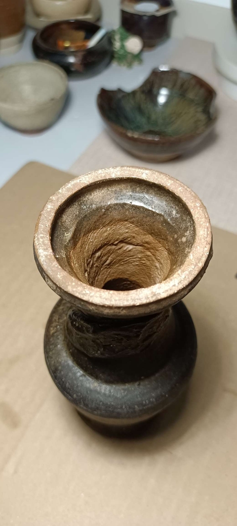 古玩陶瓷吉州窯褐釉貼塑龍紋瓶拍賣，當前價格6500元