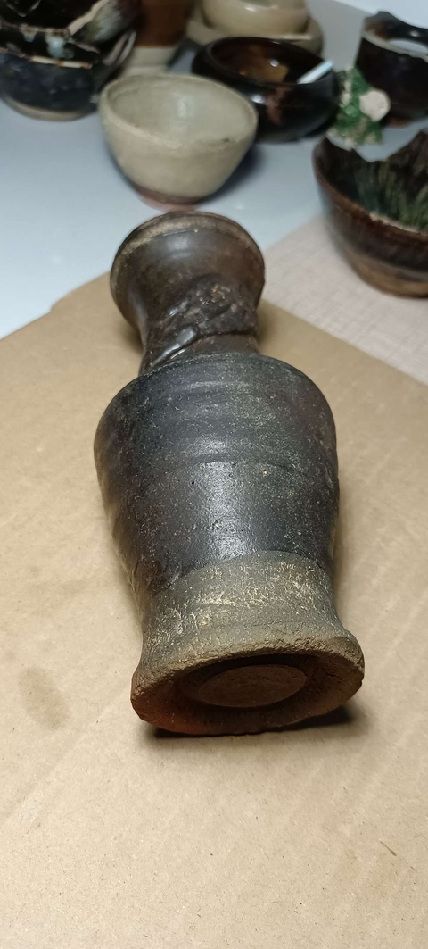 古玩陶瓷吉州窯褐釉貼塑龍紋瓶拍賣，當前價格6500元