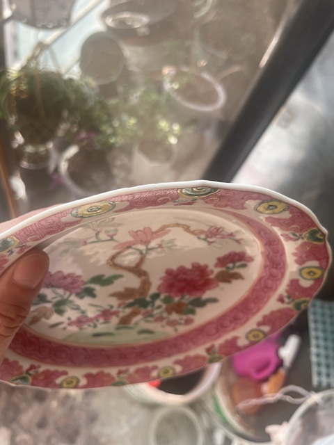 古玩陶瓷粉彩花卉紋花口盤真品鑒賞圖