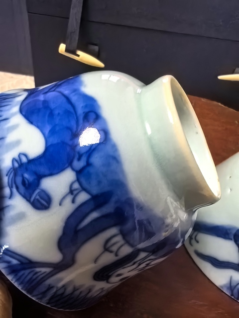 古玩陶瓷青花柳下雙駿圖茶圓真品鑒賞圖