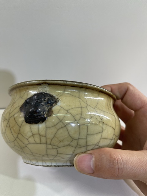 古玩陶瓷哥釉地鐵銹釉雙鋪首香爐真品鑒賞圖