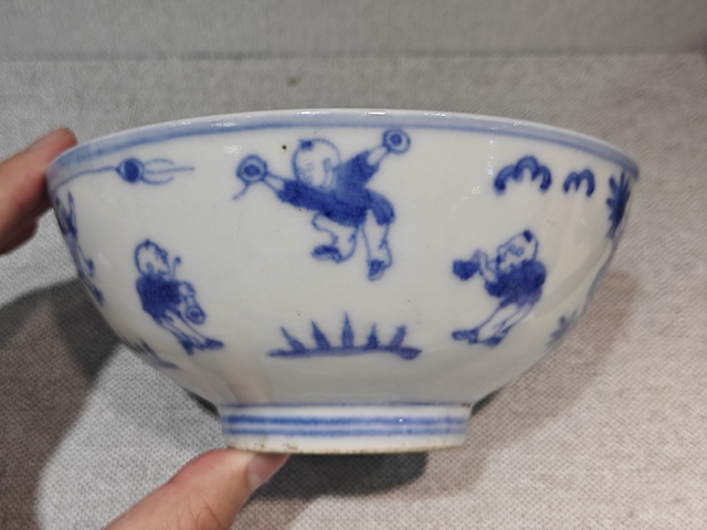 古玩陶瓷青花嬰戲人物紋碗真品鑒賞圖