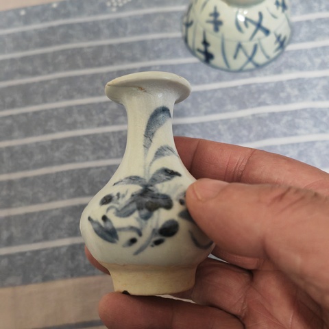 古玩陶瓷青花花卉紋玉壺春瓶真品鑒賞圖