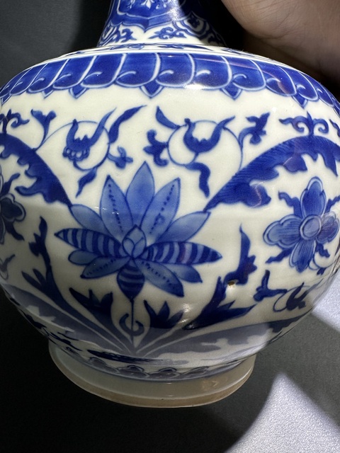 古玩陶瓷明崇禎 青花纏枝花卉紋蒜頭瓶拍賣,當(dāng)前價(jià)格238000元