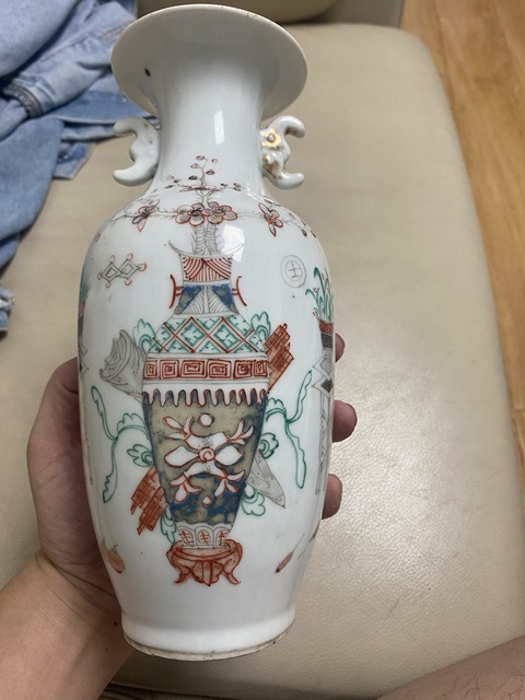 古玩陶瓷民國粉彩博古圖瓶真品鑒賞圖