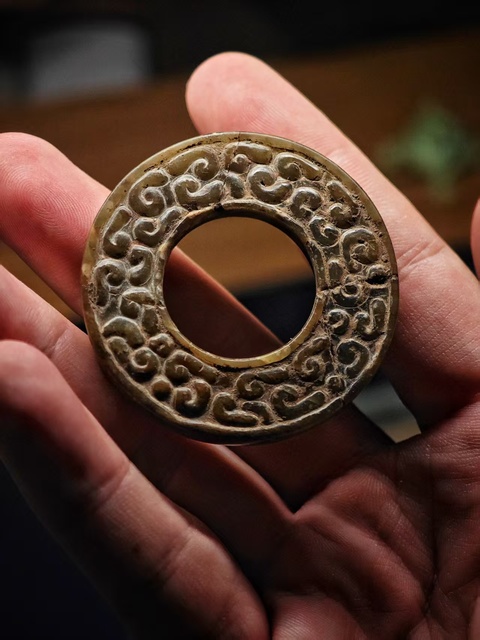 古玩玉器變形龍紋玉環真品鑒賞圖