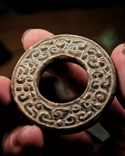 古玩玉器變形龍紋玉環真品鑒賞圖