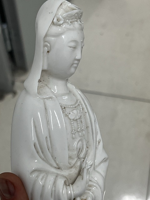古玩陶瓷德化窯白釉觀音像真品鑒賞圖