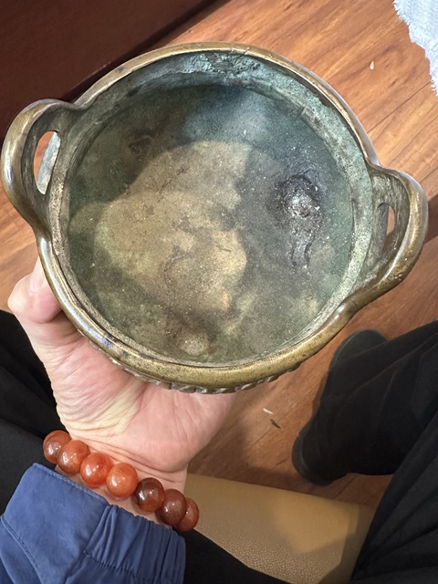 古玩銅器阿文沖耳三足爐真品鑒賞圖