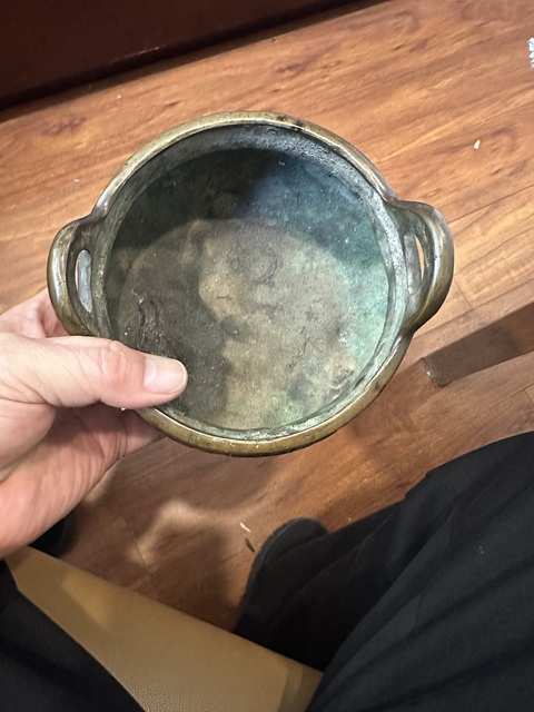 古玩銅器阿文沖耳三足爐真品鑒賞圖