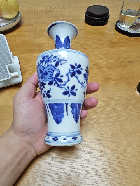 古玩陶瓷青花三多花卉紋觀音瓶真品鑒賞圖