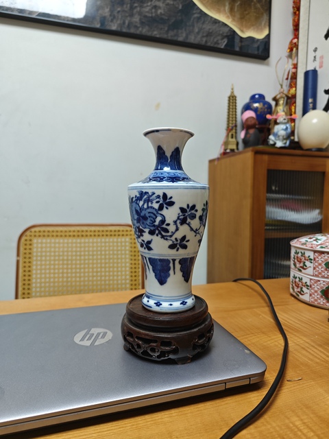 古玩陶瓷青花三多花卉紋觀音瓶真品鑒賞圖