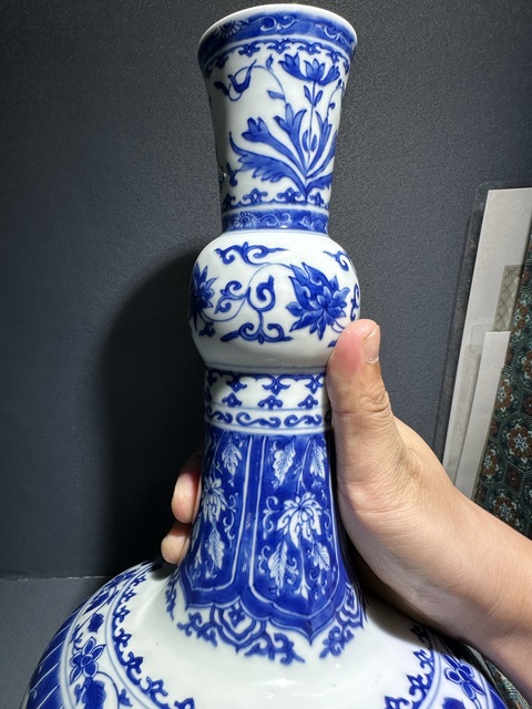 古玩陶瓷明崇禎 青花纏枝花卉紋蒜頭瓶拍賣,當(dāng)前價(jià)格238000元