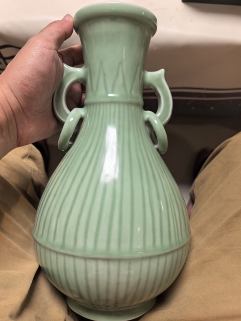 古玩陶瓷青釉雙耳盤口瓶拍賣，當前價格800元