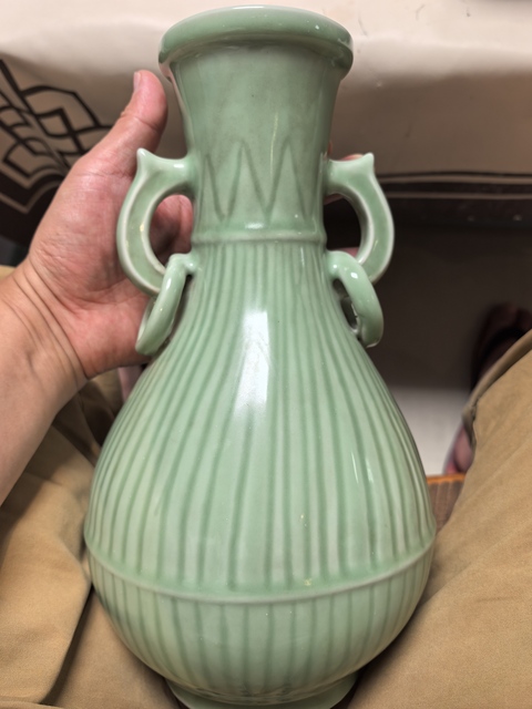 古玩陶瓷青釉雙耳盤口瓶拍賣，當前價格800元