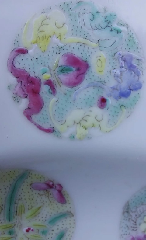 古玩陶瓷粉彩盤真品鑒賞圖