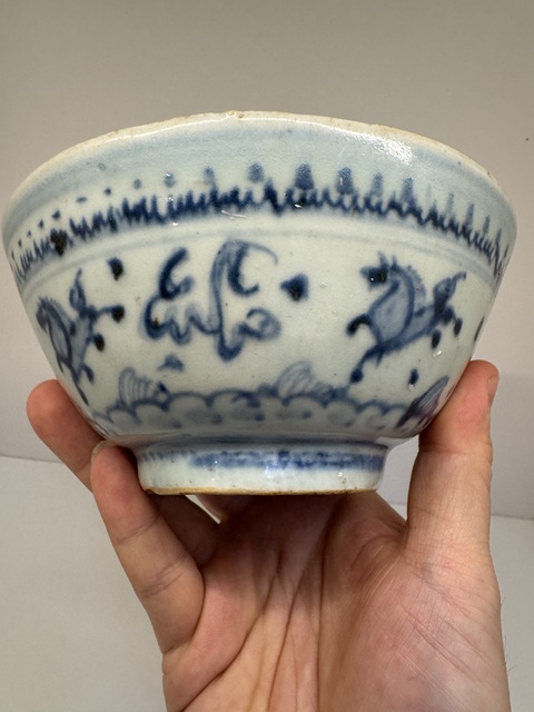 古玩陶瓷明中期 海水奔馬碗真品鑒賞圖