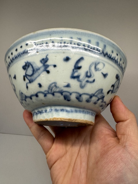 古玩陶瓷明中期 海水奔馬碗真品鑒賞圖