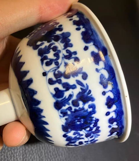 古玩陶瓷青花纏枝蓮紋高足杯真品鑒賞圖